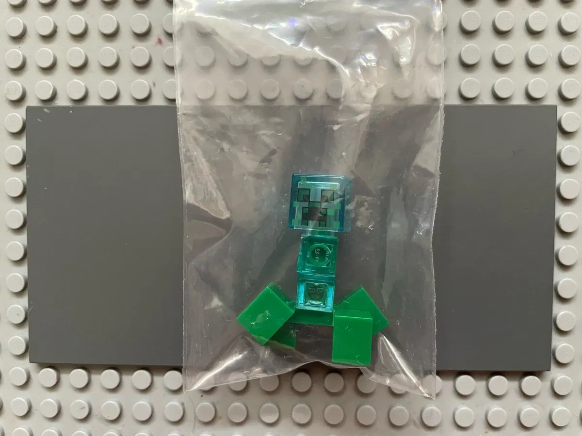lego Minecraft min052 Creeper minifigure - Image 3