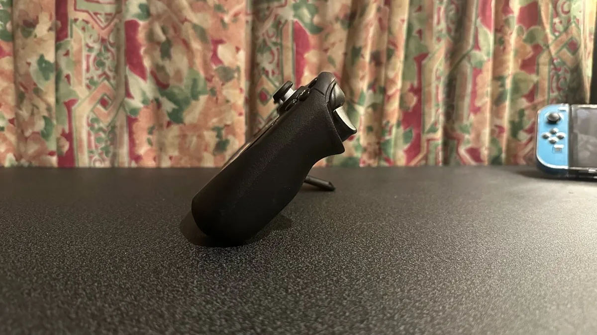 Steam Deck LCD 256GB, cases, protector, charger - Image 4