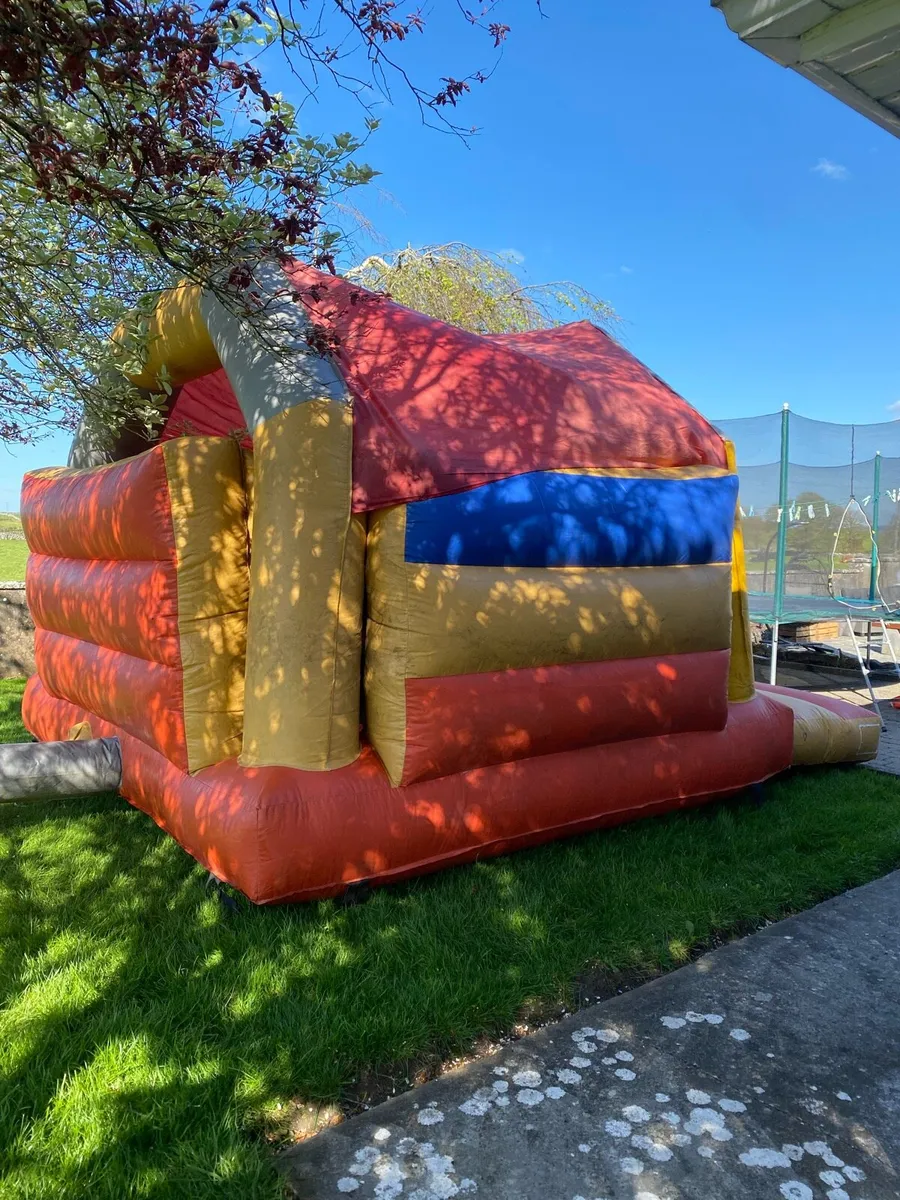 Bouncing castle - Image 2
