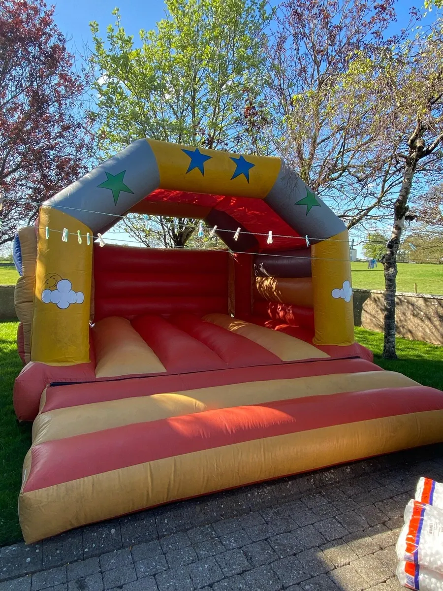 Bouncing castle - Image 3