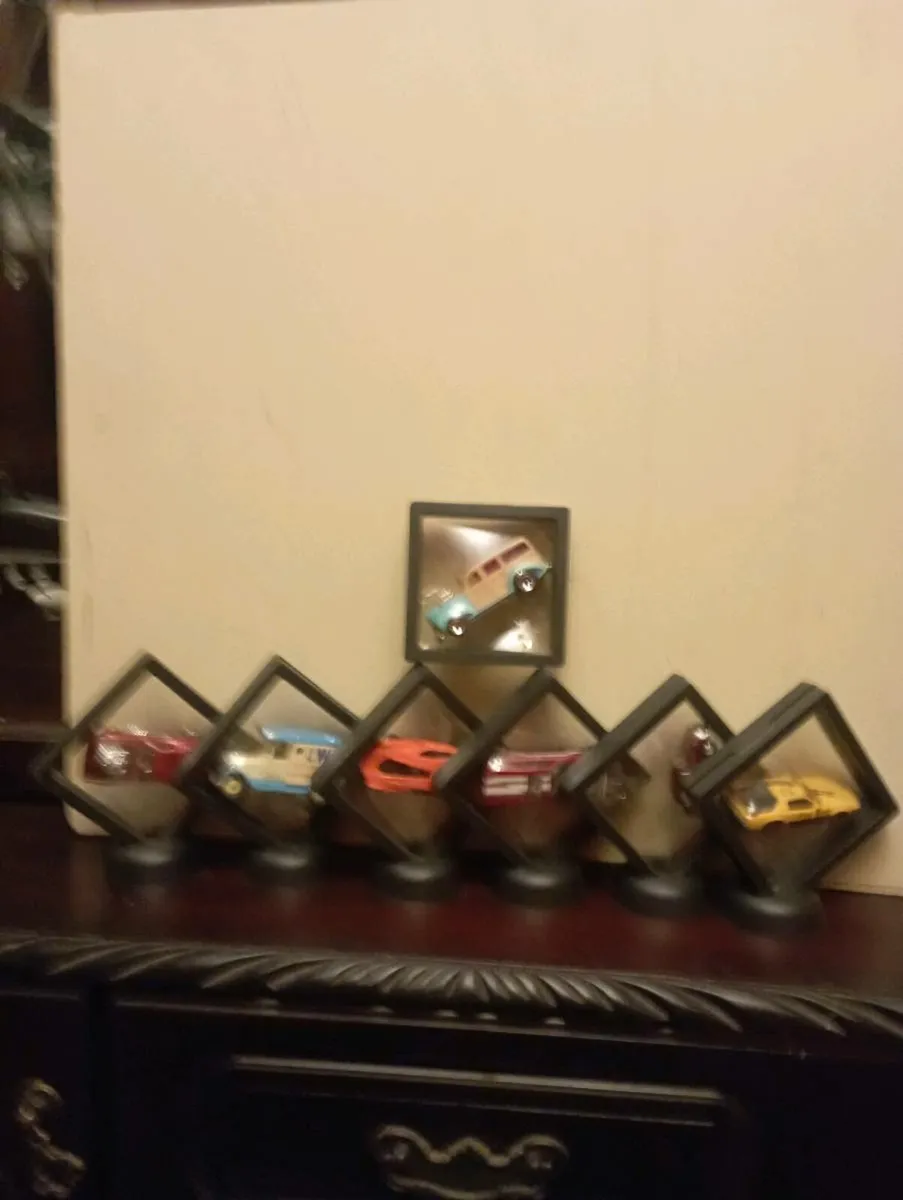 HOT WHEELS DIE-CAST MODLES CARS - Image 1