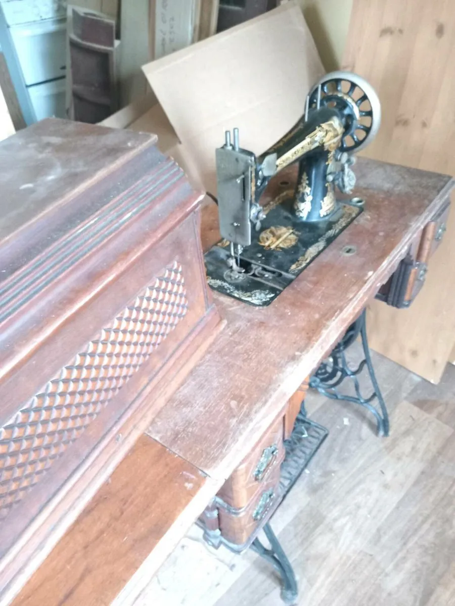 Sewing machine - Image 4
