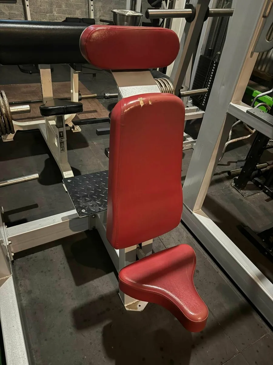 Freemotion Military Press – Elite Commercial - Image 4