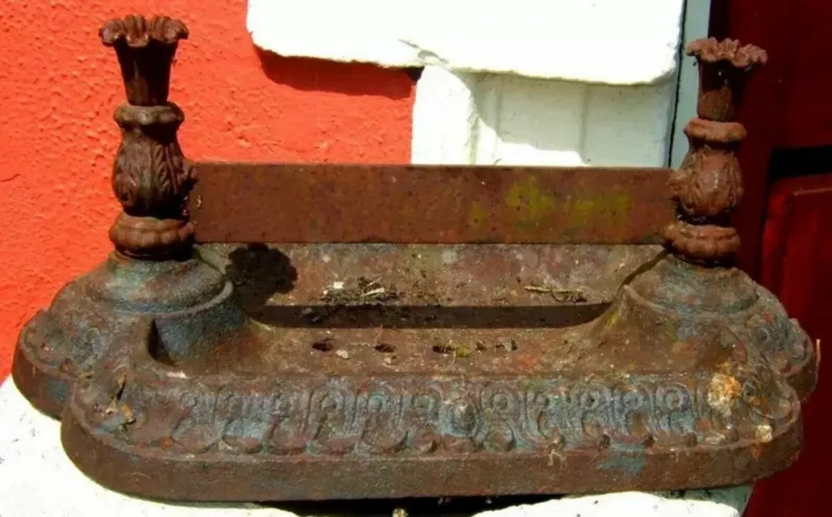 Vintage Cast Iron Boot Scraper - Image 2