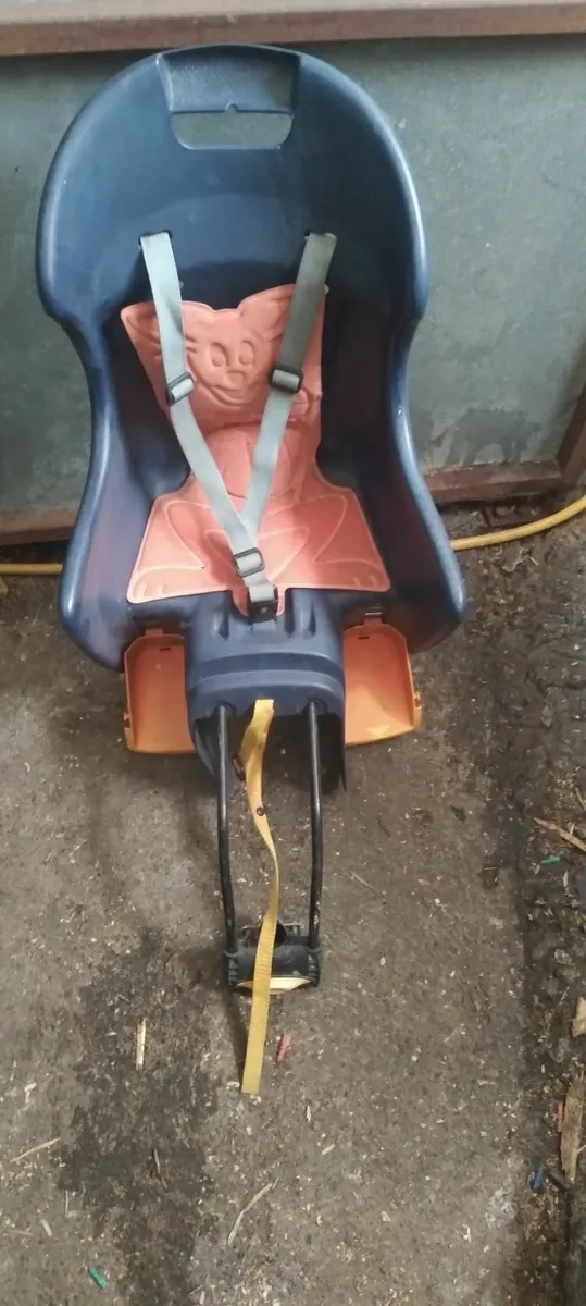 Bike seat working perfect 40e priced - Image 3