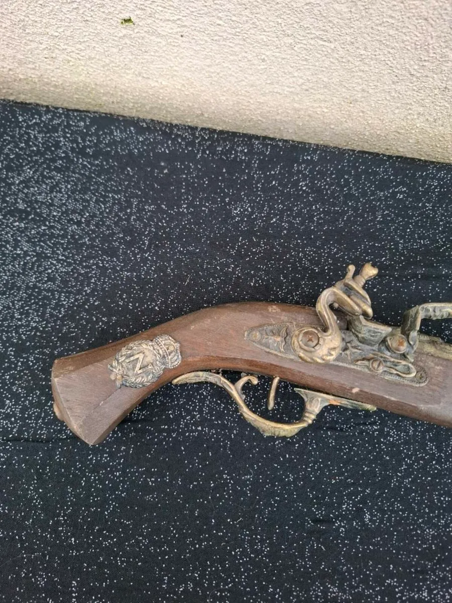 Wood and metal replica - Image 2