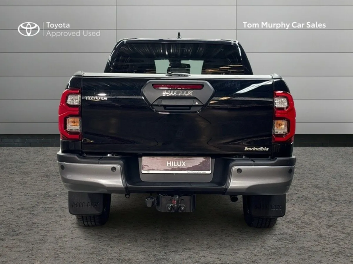 Toyota Hilux Hilux 2.8 MHEV Invincible - Image 4