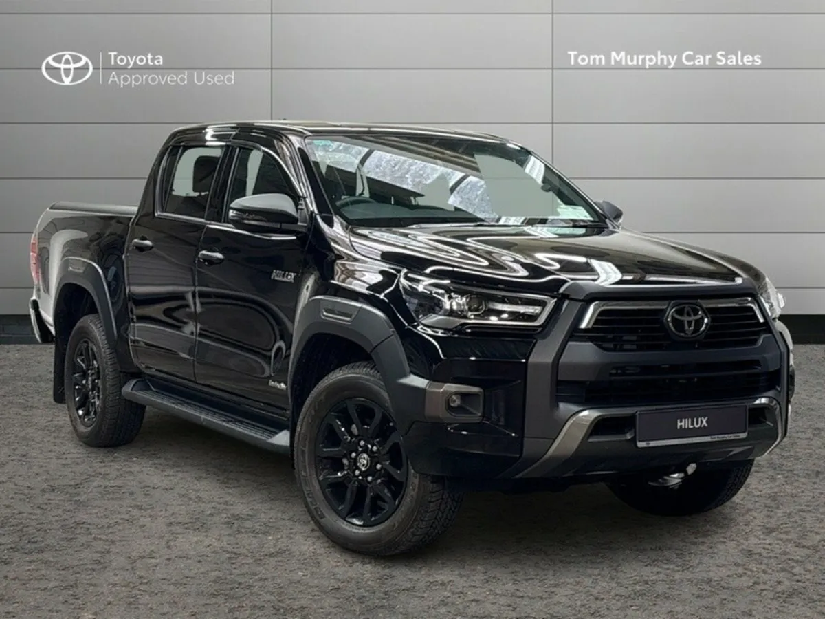 Toyota Hilux Hilux 2.8 MHEV Invincible - Image 1