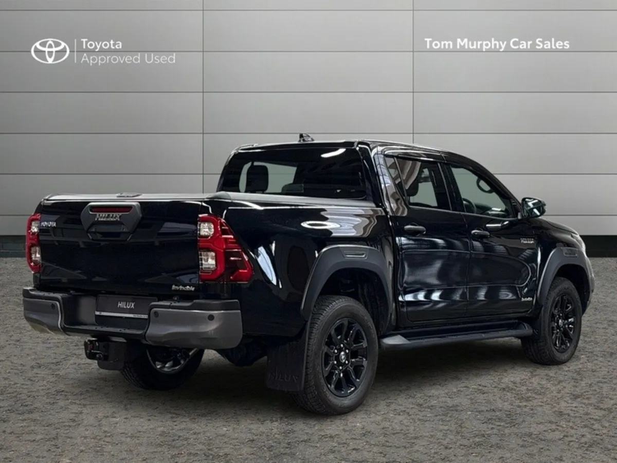 Toyota Hilux Hilux 2.8 MHEV Invincible - Image 2