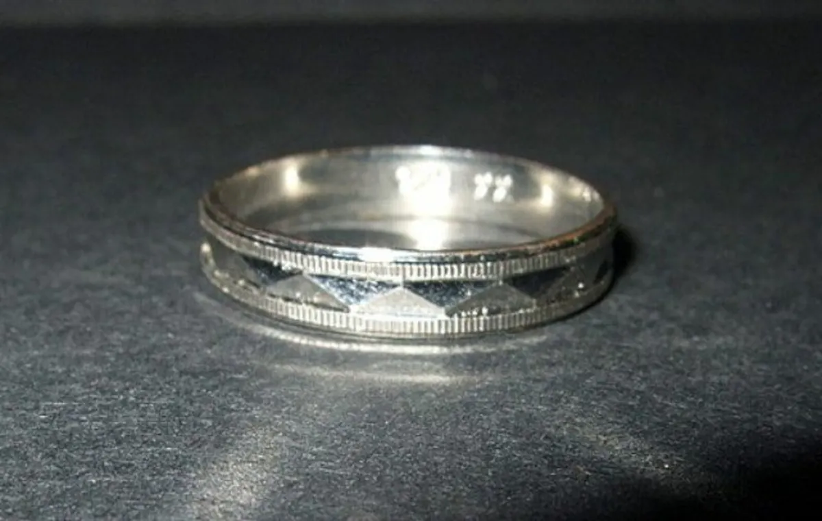 Vintage Hallmarked Silver Ring - Image 3