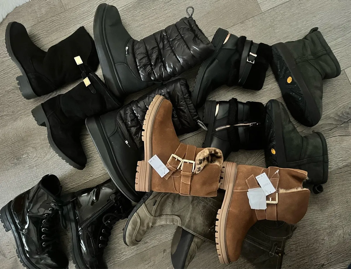 Boots for sale - Image 1