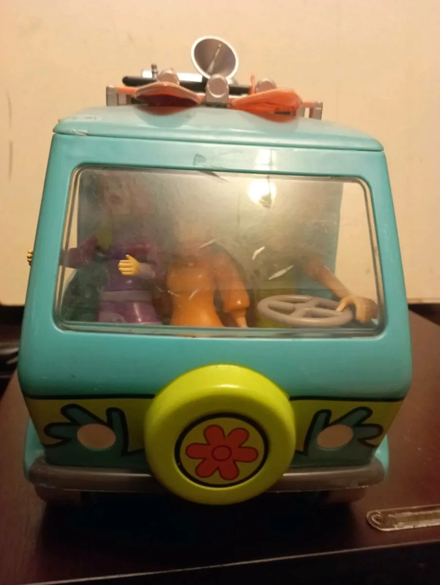 THE MYSTERY MACHINE - Image 4