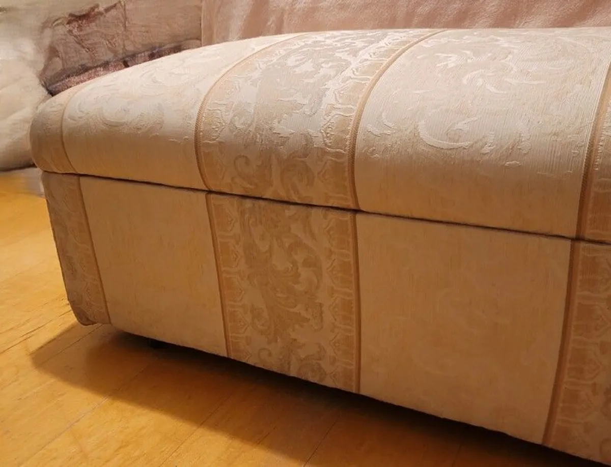 Chaise Lounge - Daybed/Seating with Storage - Image 3