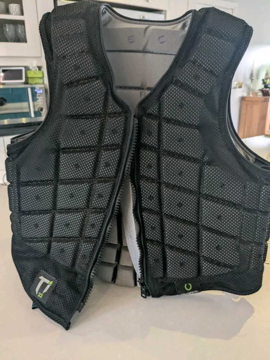 Riding Back Protector - Image 1