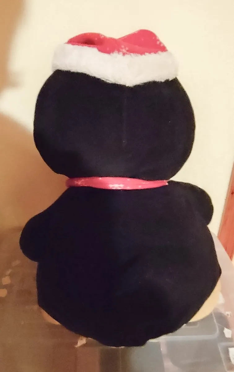 Large Soft Toy Penguin With Santa Hat (used). - Image 3