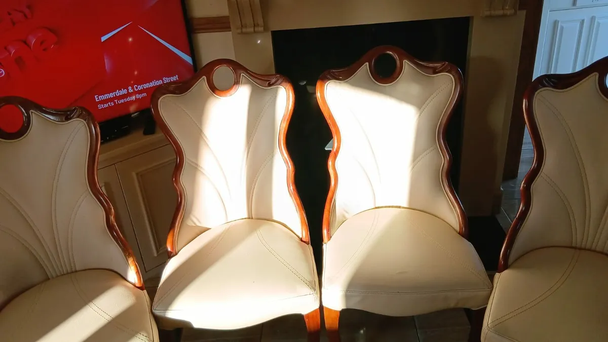 4 cream chairs - Image 3