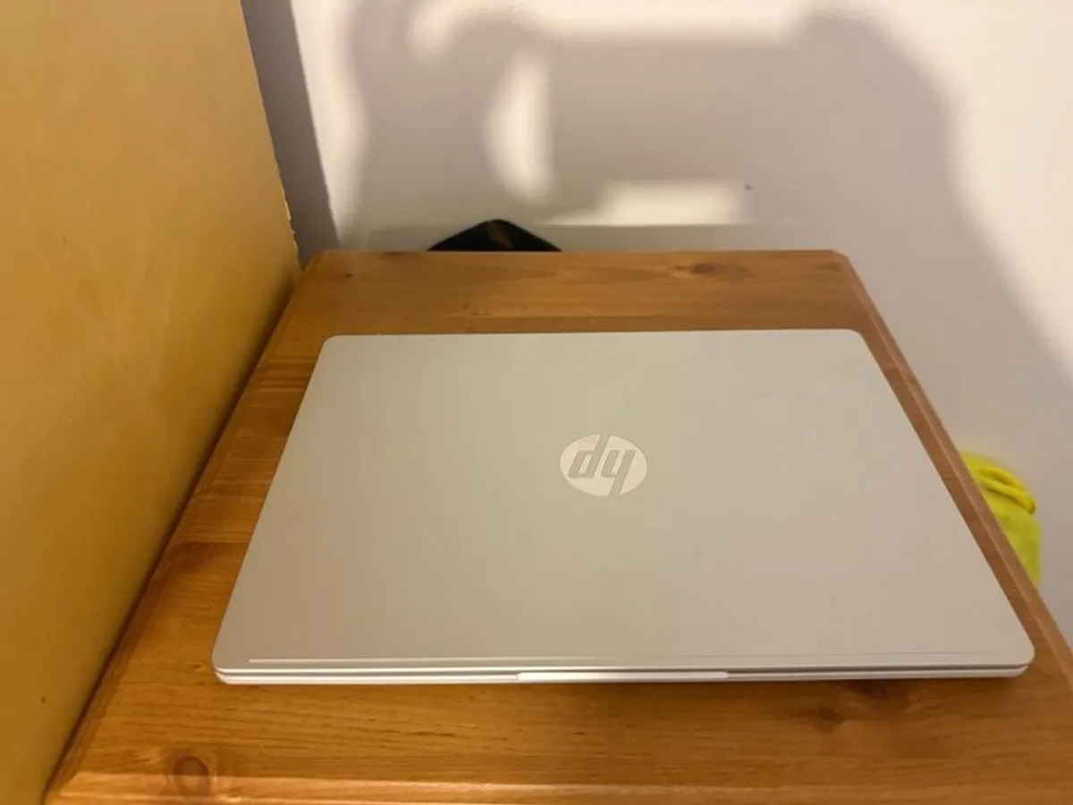 HP omnibook 5- SSD 512gb snapdragon - Image 1
