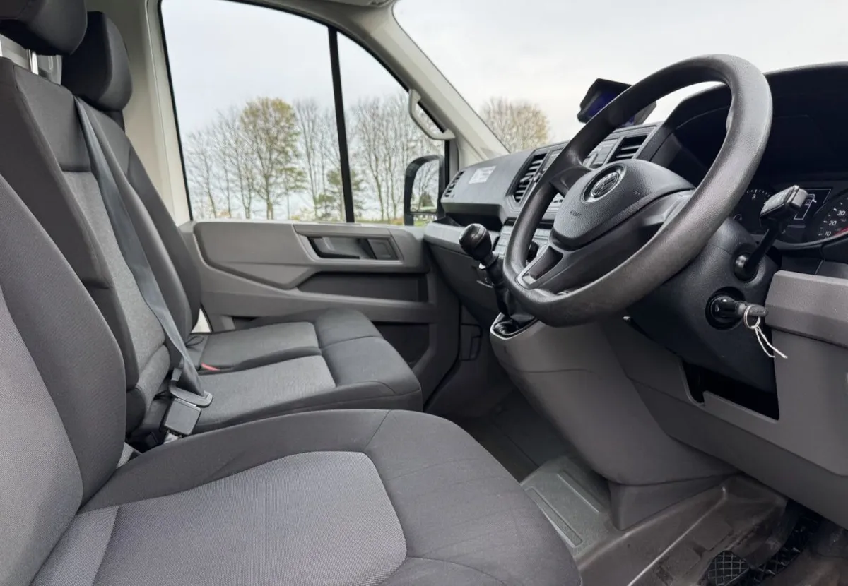 2022 Volkswagen Crafter Curtainsider Van - Image 2