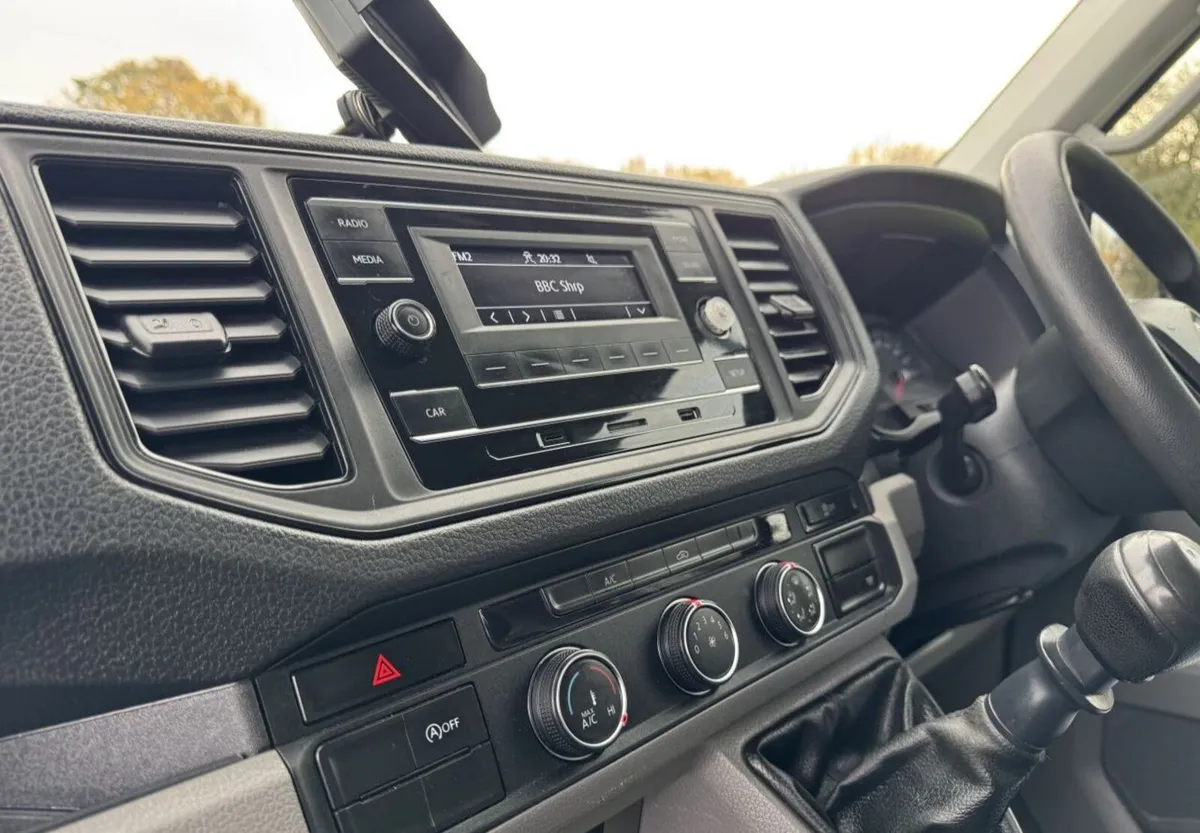 2022 Volkswagen Crafter Curtainsider Van - Image 3