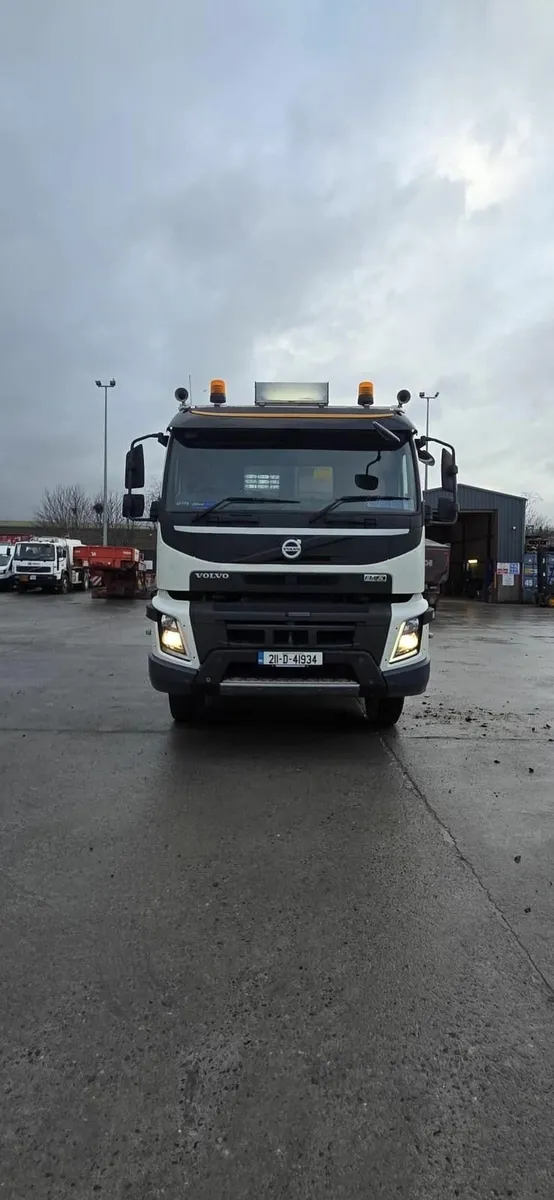 2021 Volvo FMX 420 8x4 Tipper - Image 4