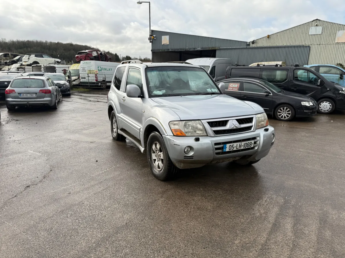 2005 Mitsubishi Pajero 3.2 SWB - Image 1