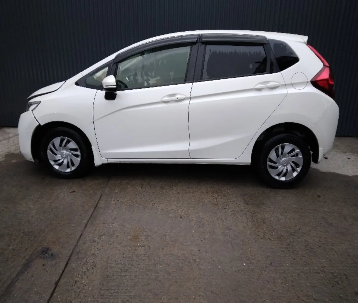 2016 Honda Fit For Breaking/Dismantling - Image 2