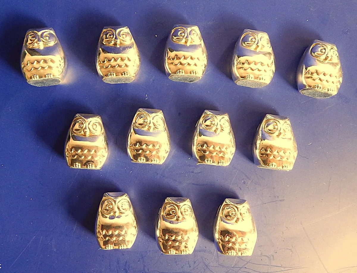 12 Small Vintage Silver Plated Owl Place Cards - Image 2