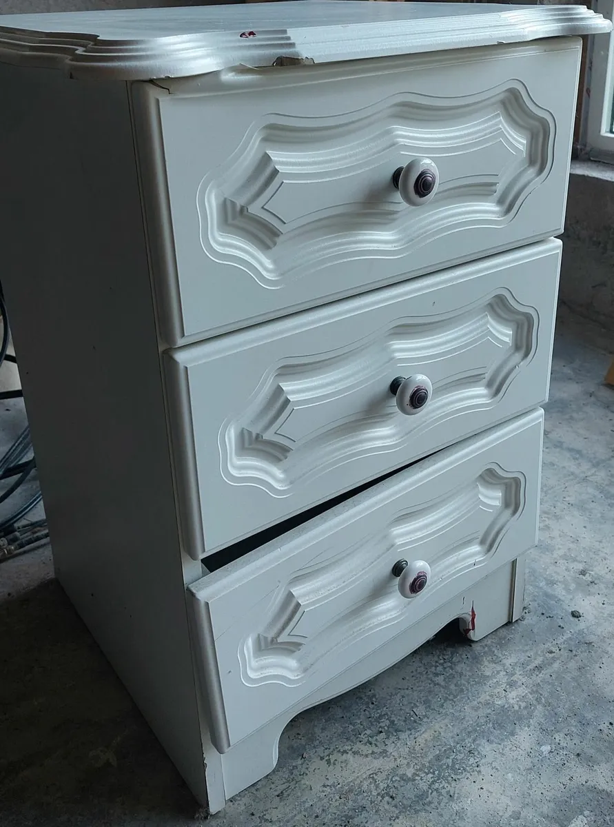 Bedside locker - free - Image 1