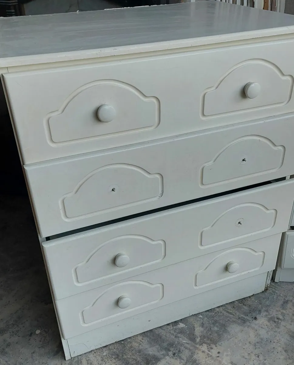 Drawers, 4 drawer chest of drawers - Image 2