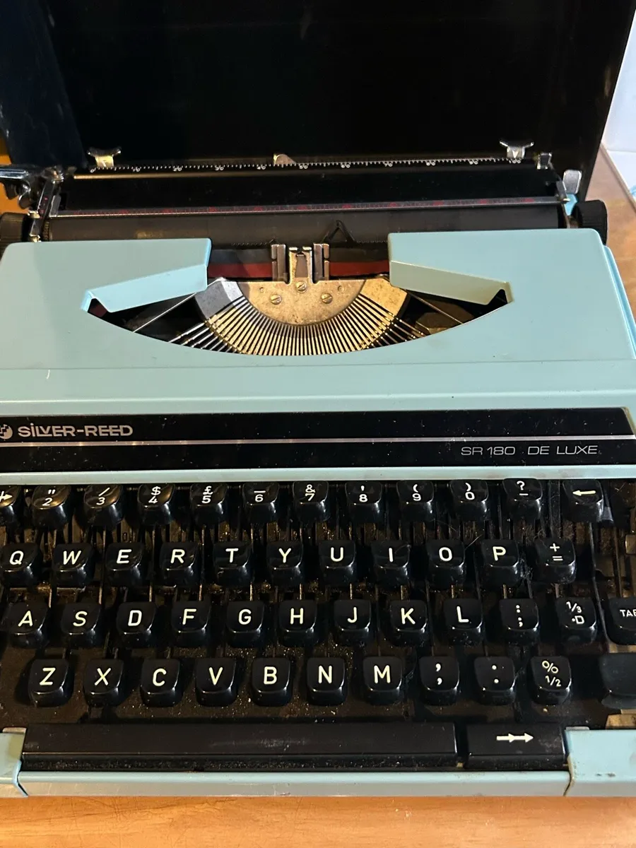 Vintage Silver Reed SR180 De Luxe - Image 2