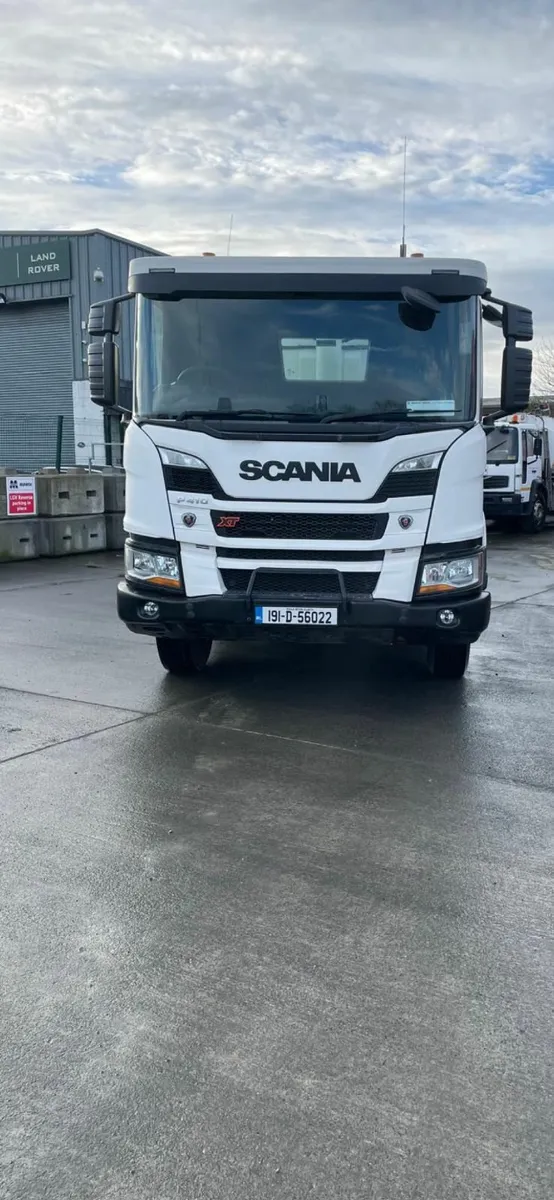 191 Scania P410 XT 8x4 Tipper Truck - Image 3