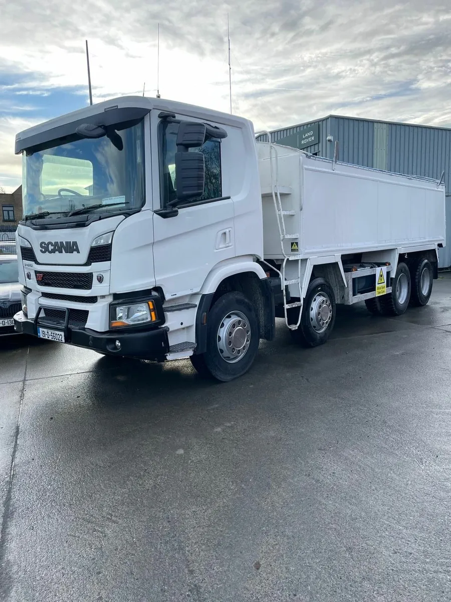 191 Scania P410 XT 8x4 Tipper Truck - Image 1