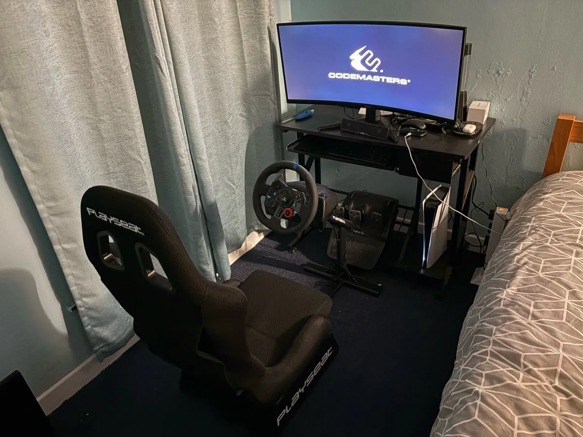 Logitech G29, Playseat Evolution & MSI Monitor - Image 3