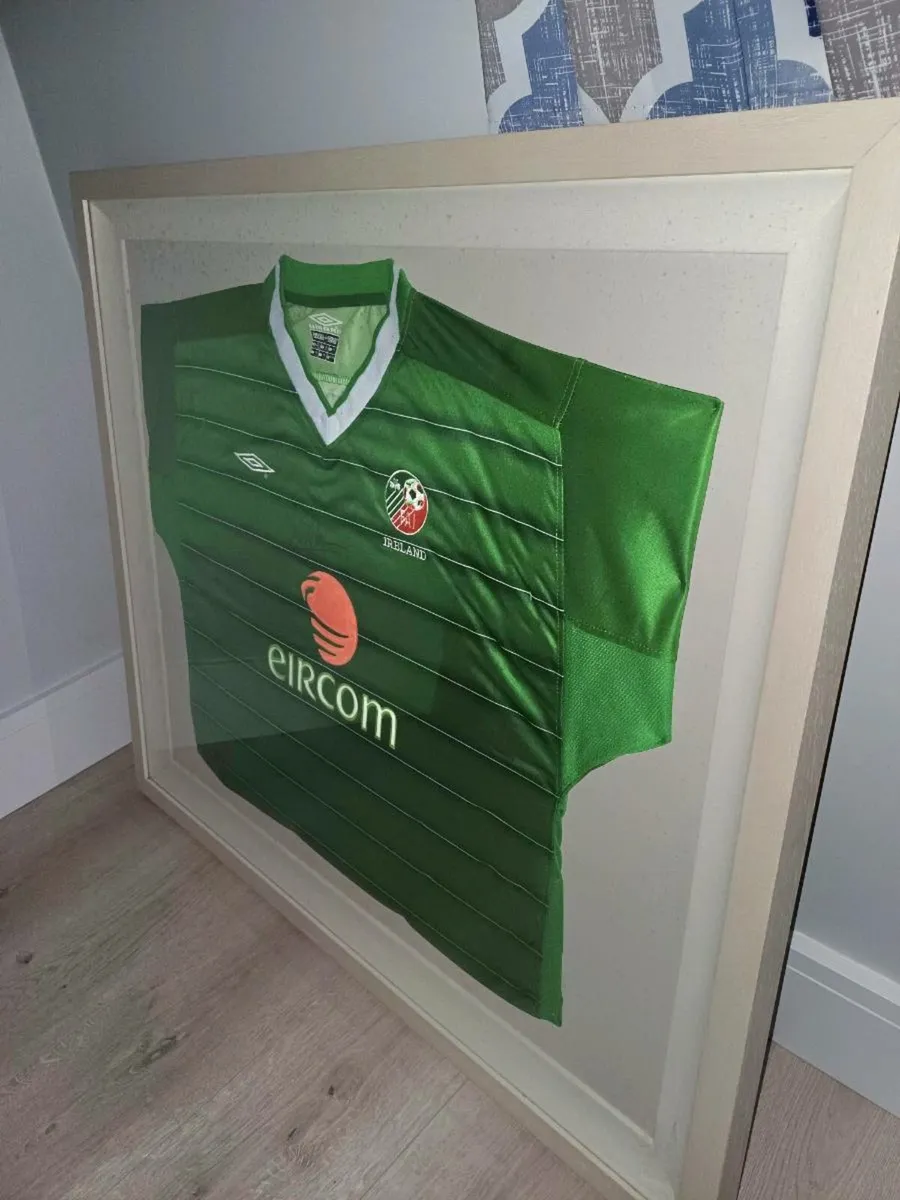 Roy Keane Signed Ireland Jersey 2003-2004 - Image 2