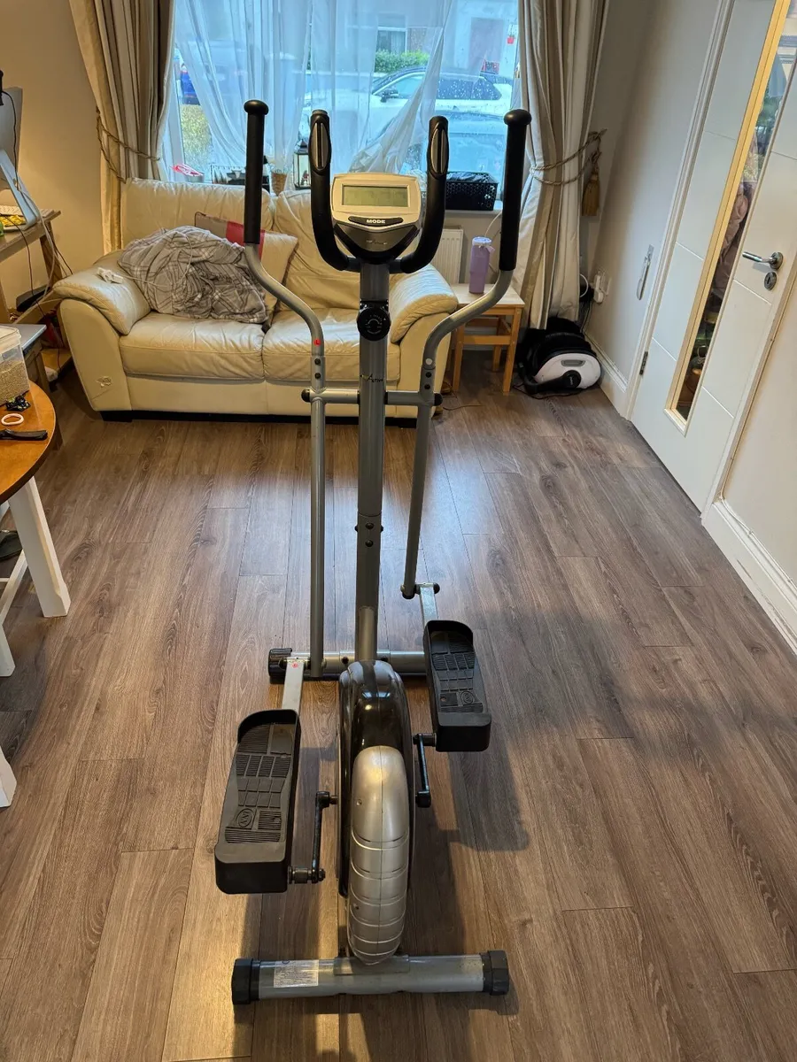 Cross Trainer / Elliptical Machine - Image 1