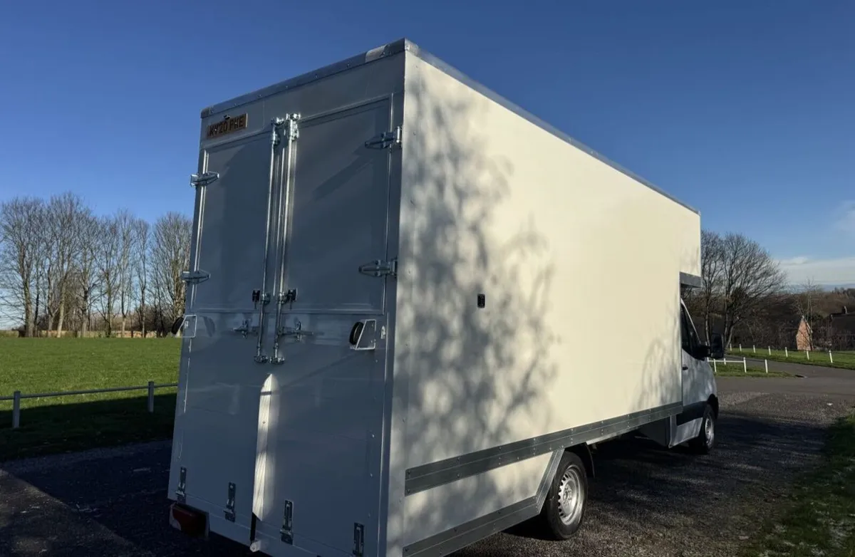 2020 Mercedes-Benz Sprinter Luton Box Van - Image 4