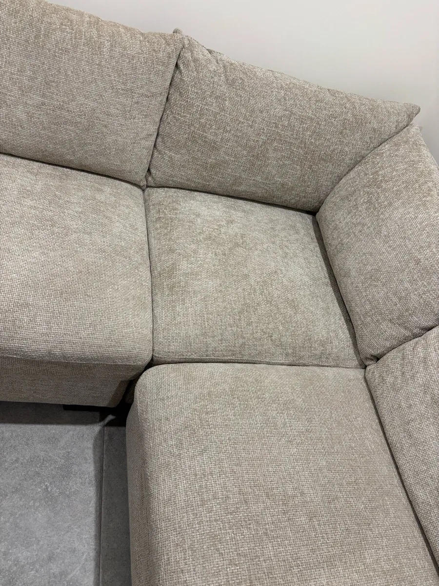 Corner couch - Image 4