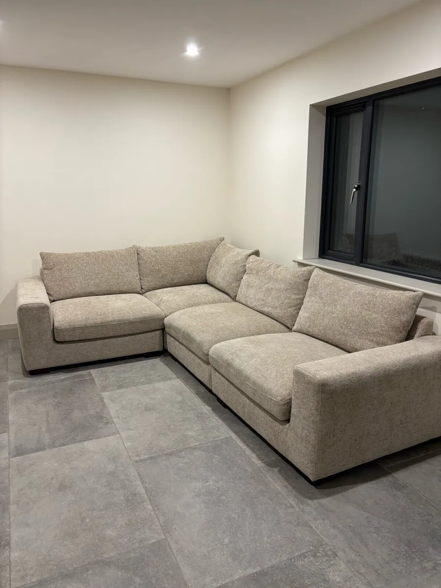 Corner couch - Image 2