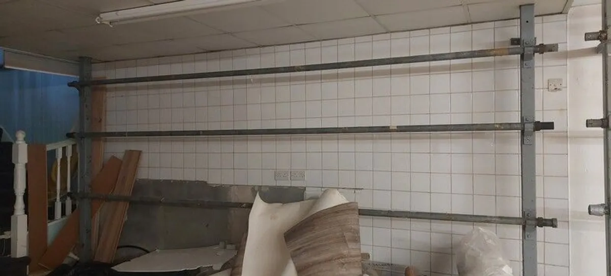 Carpet stands - Image 2