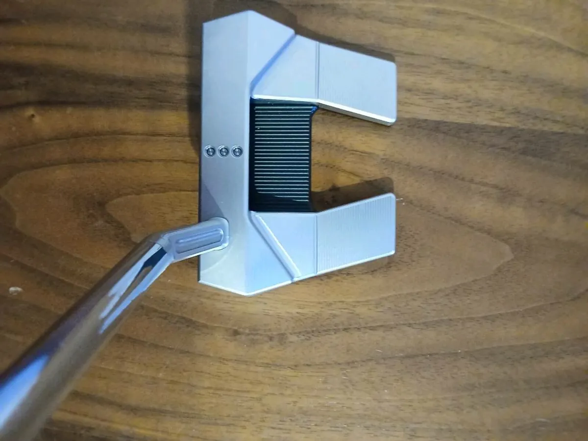 Scotty cameron phantom 5.5 putter - Image 1