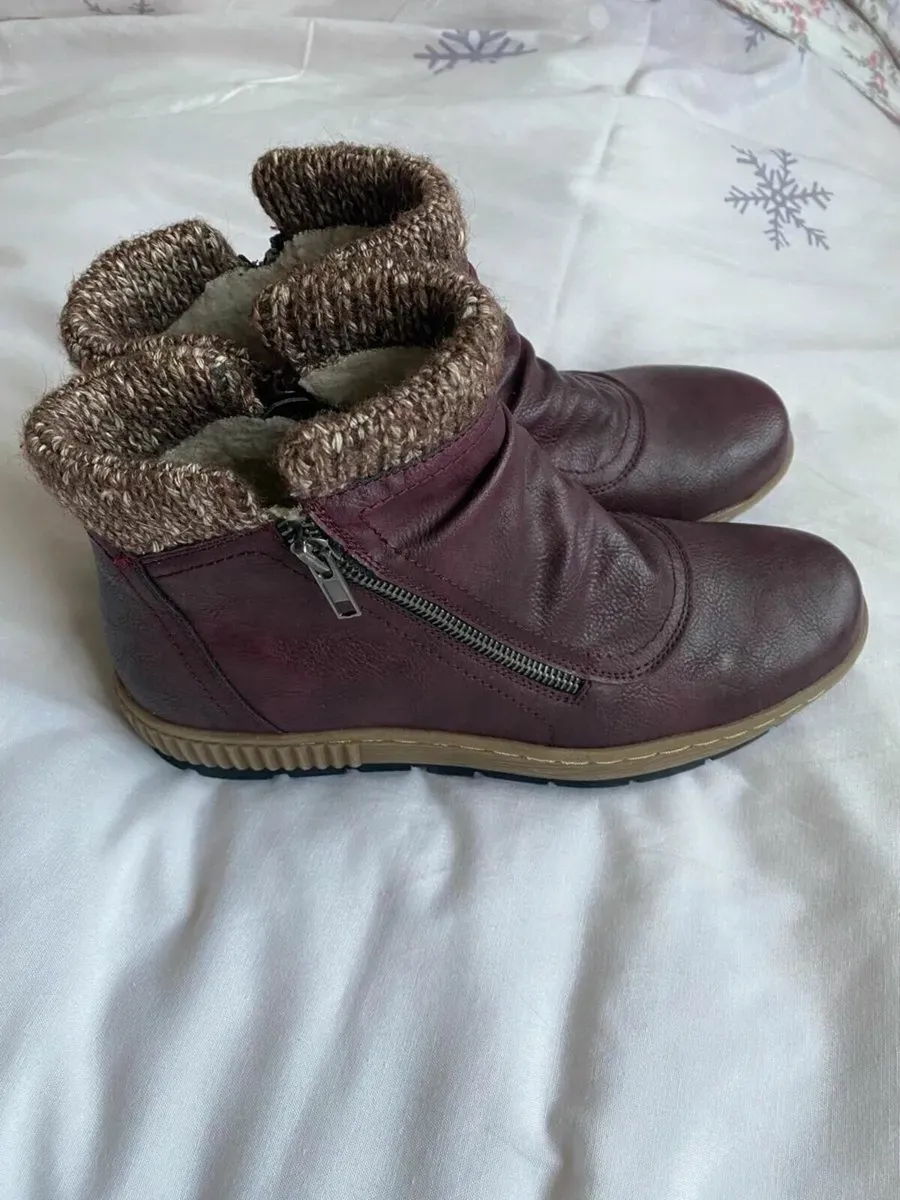 BRAND NEW Pavers Ankle Boots, Size 40, Burgundy - Image 1