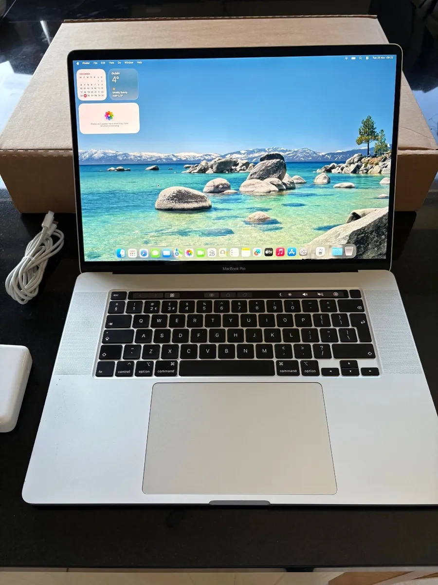 As New 16" Apple Macbook Pro Tahoe Os 512gb Ssd,16 - Image 1
