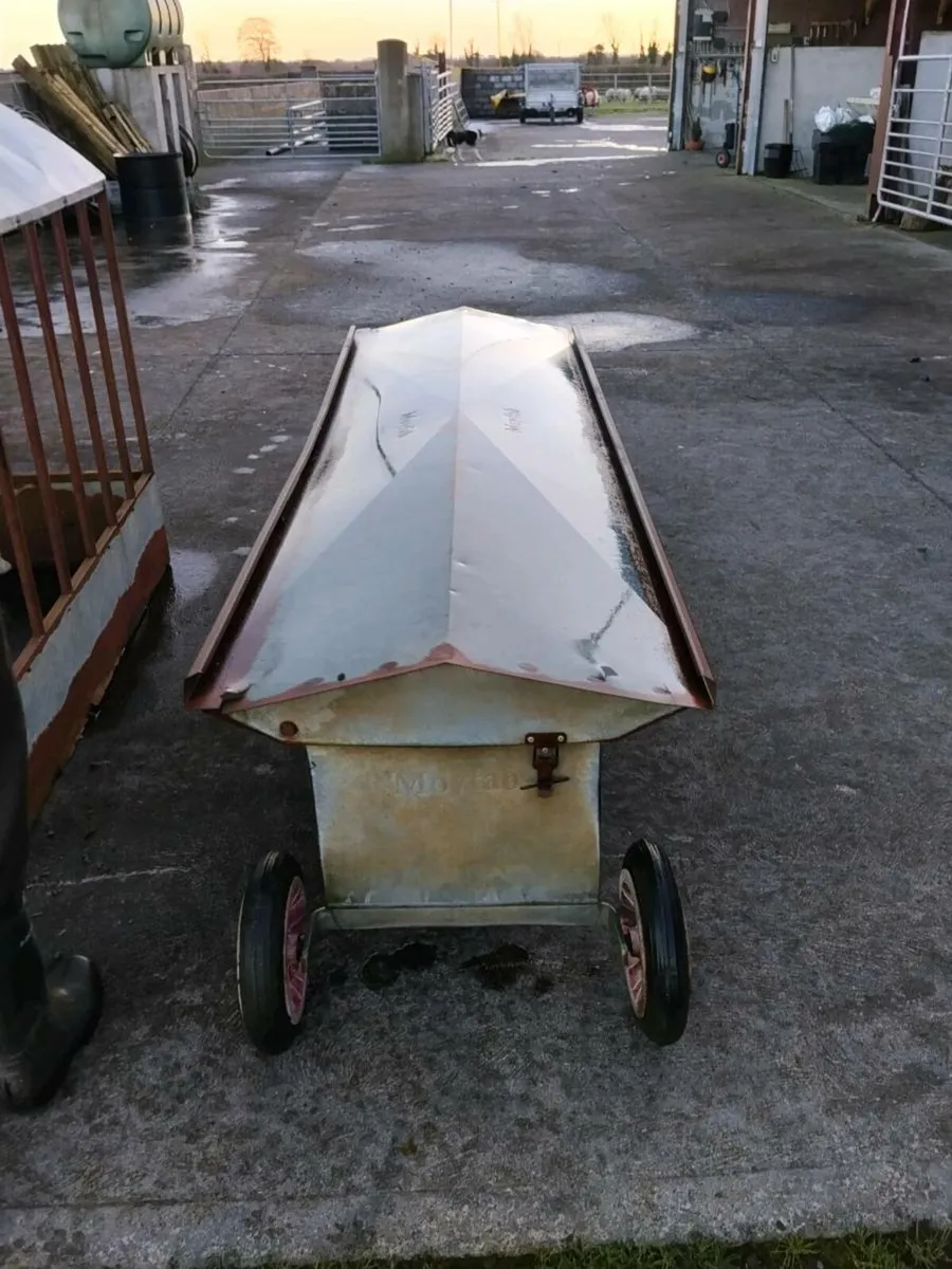 Round bale feeder @ lamb feeder for sale - Image 3