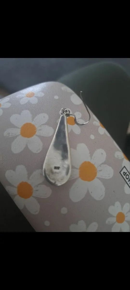 Silver hallmarked drop earrings - Image 2