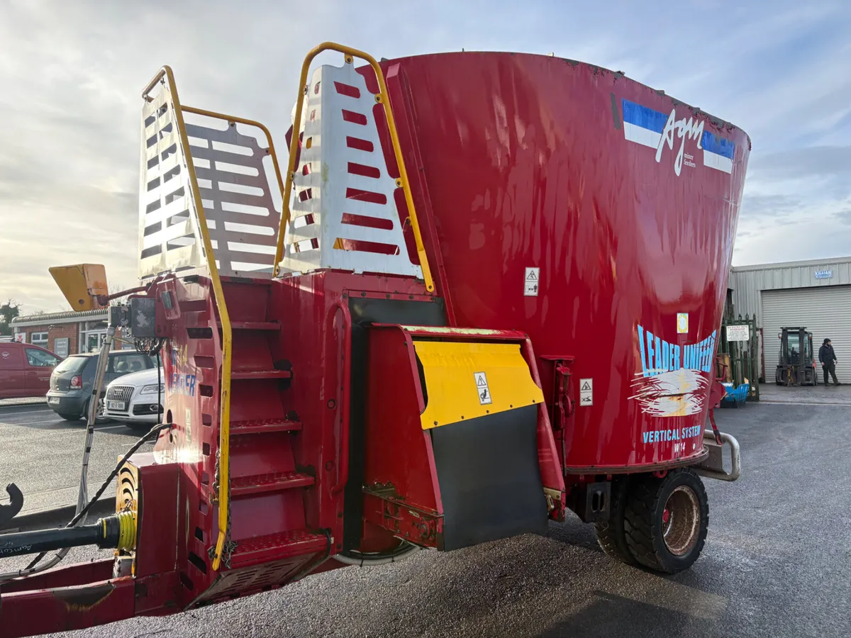 Silage Tub Feeder - Image 1