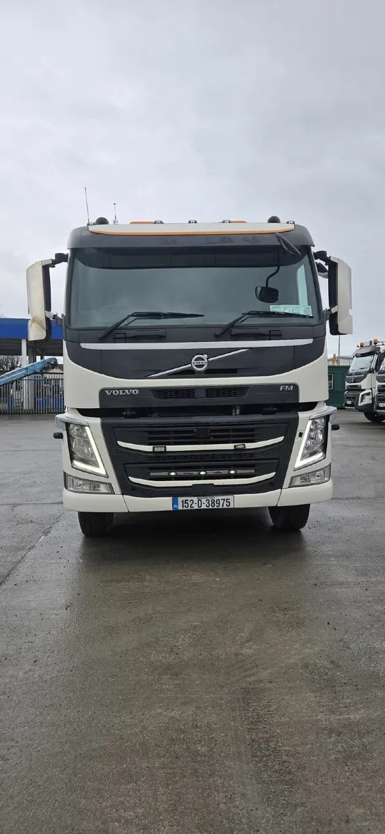 2015 Volvo FM 450 8x4 Tipper - Image 2