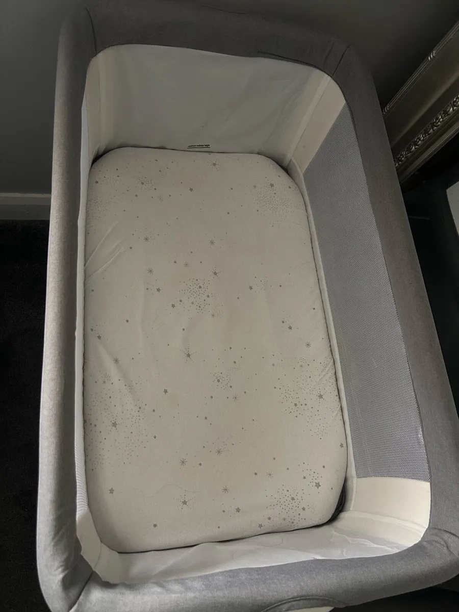 Baby next to me - Image 3