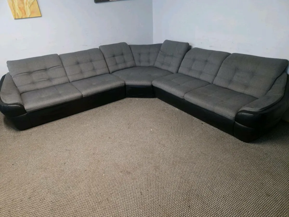 Corner sofa - Image 1