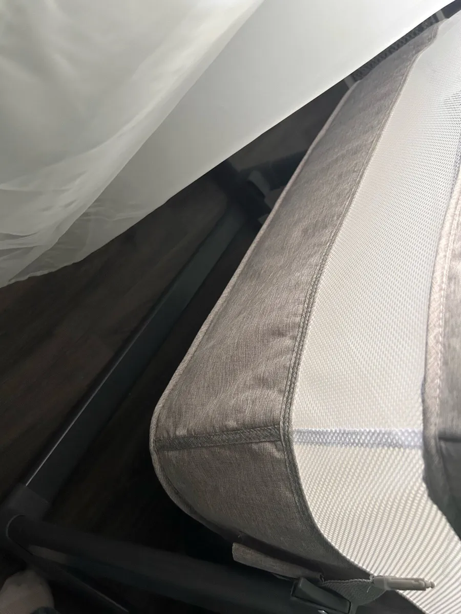 Baby next to me - Image 2