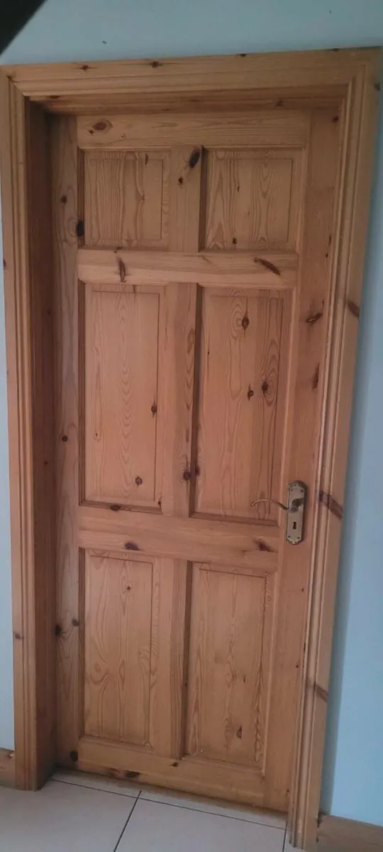 Pine internal doors - Image 1